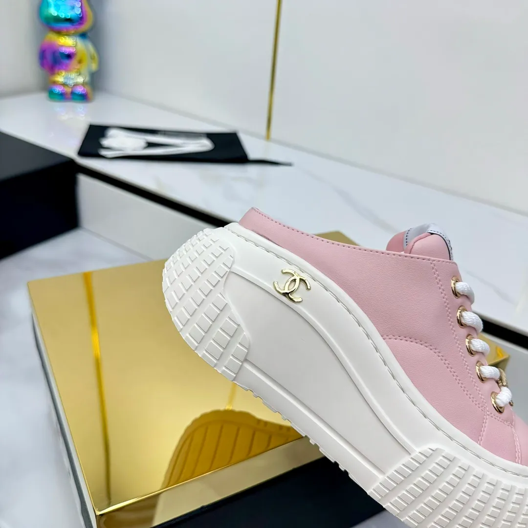 👟👟Ex-factory price 620👟👟 Chanel bread shoes ~ original calfskin panda shoes Chanel 25C latest hot style panda black and white sports shoes casual sneakers Xiaoxiang hot item classic black and white panda color coco girls must pay Fabric: original custom mixed sheepskin lining: original imported breathable mesh lining outsole: Original molded rubber + TPU combination Size: Women's 35-41 👉 👉 👉